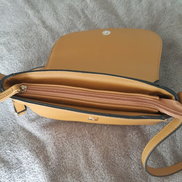 Purse - Picture 3 of 4